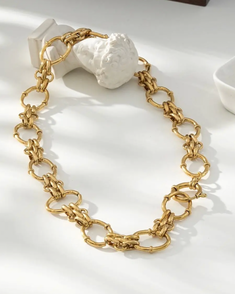 COLLIER EMY